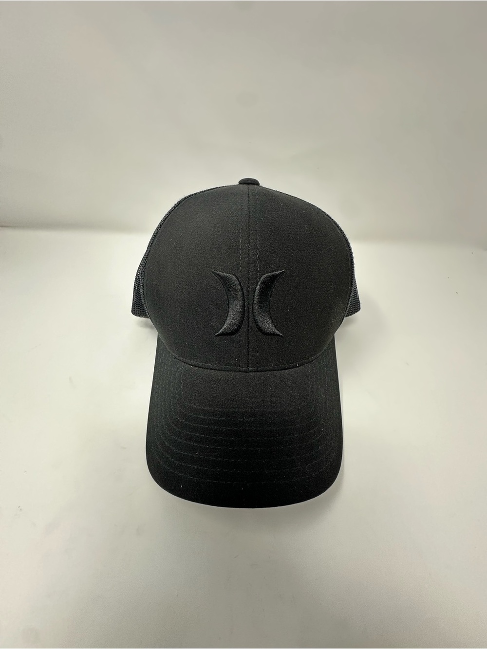 Hurley Black Men’s Embroidered Logo Trucker Cap